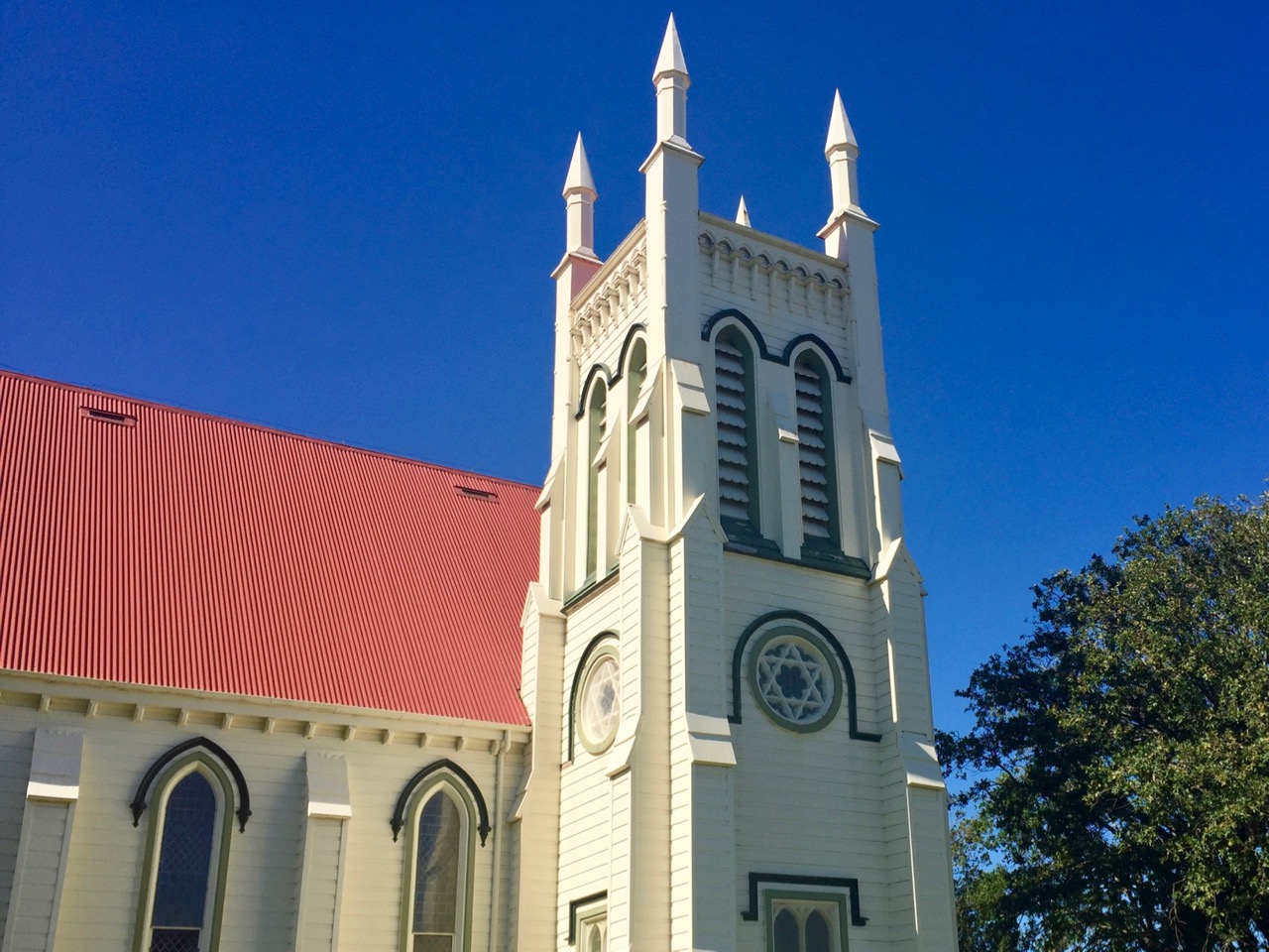 St James Church, Thames