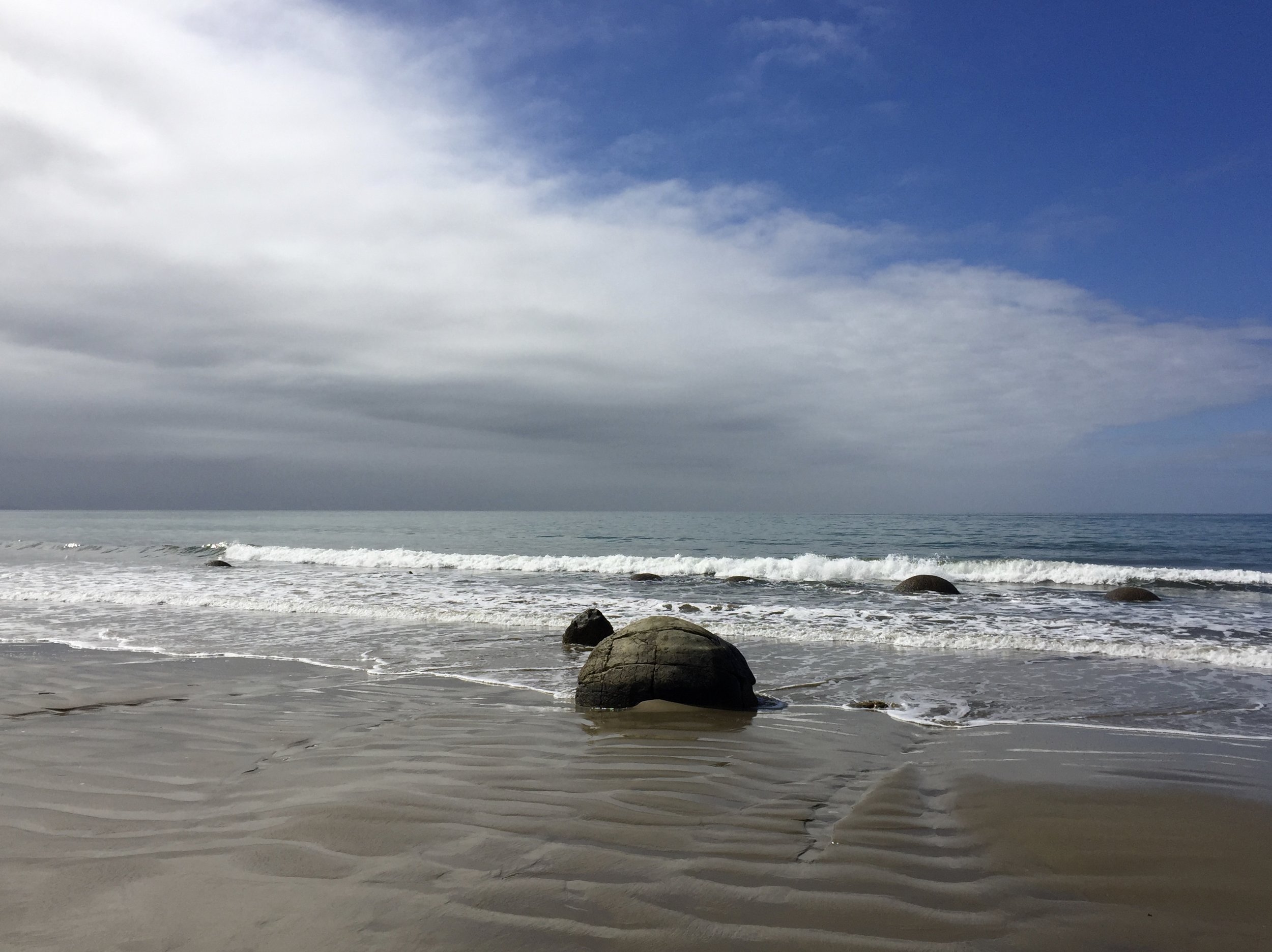 Moeraki boulders